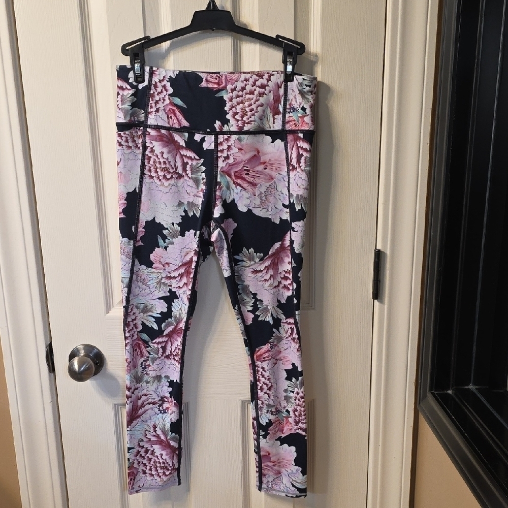 Athleta Womens Leggings with Pink and Black Floral Design